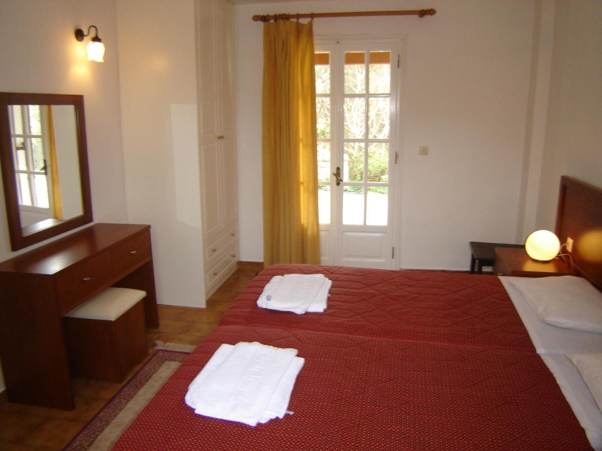 Villa Bacchus Kassiopi Corfu ภายนอก รูปภาพ