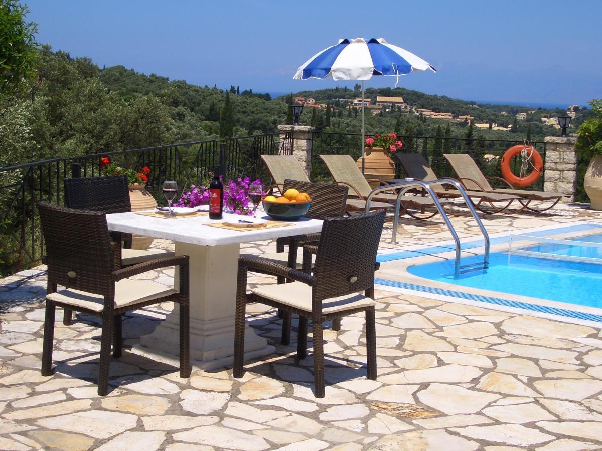Villa Bacchus Kassiopi Corfu ภายนอก รูปภาพ